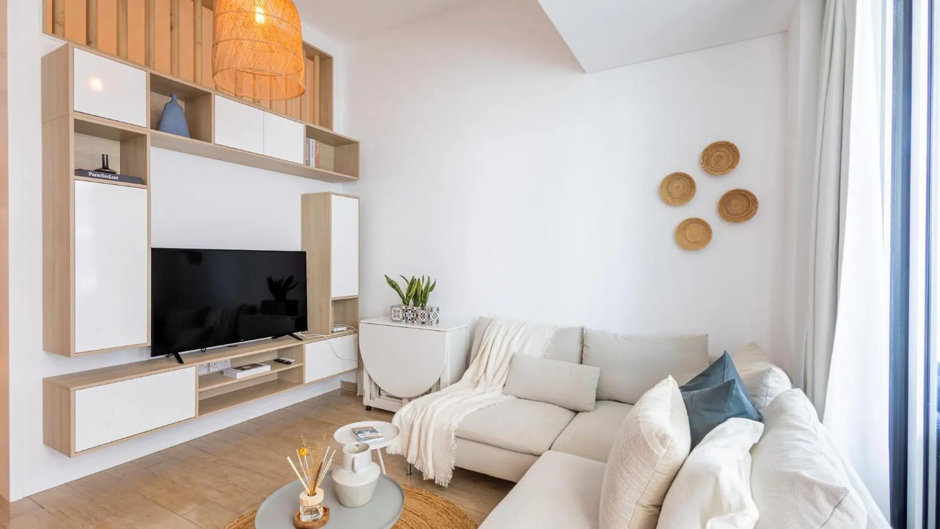 Voyage Studio In Mayan With Partial Ocean Views Abu Zabi Apartament